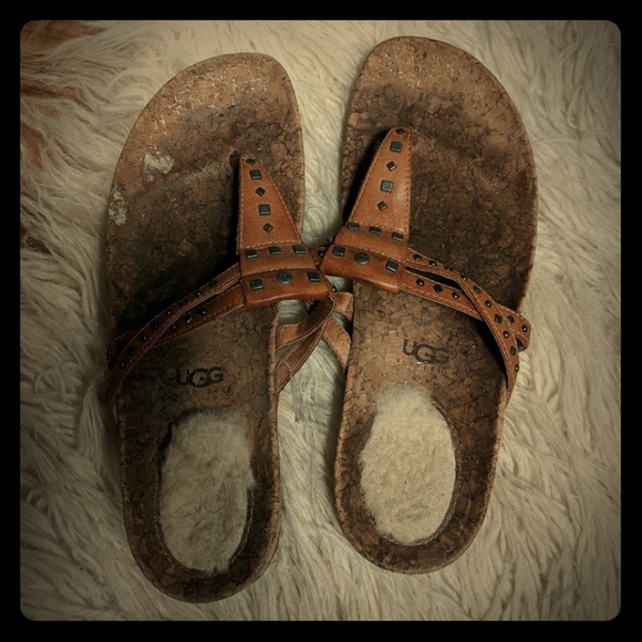 UGG flip flops - Picture 1 of 2